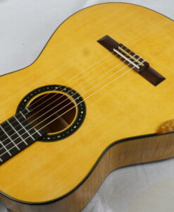 Alternative view of Kim Lissarrague Meistergitarre fichte Nr. 453 2026 'Retro' model