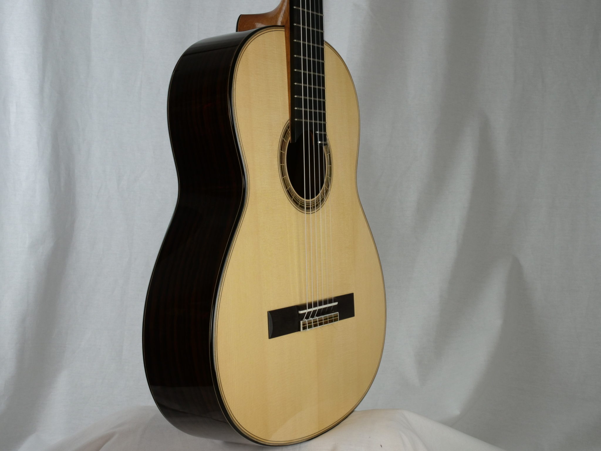 Vincent Humml Nr 35 - Deutschland - Klassische Meistergitarren