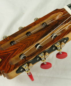 Meistergitarre Andreas Madimenos Gitarrenbauer