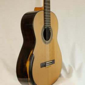 Kim Lissarrague Meistergitarre zeder Nr. 423 2024 - Australien