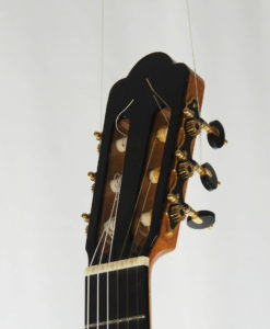 Stanislaw Partyka Klassische gitarre de gitarrenbauer table lattice