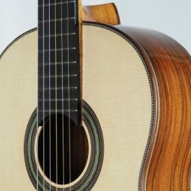 Stanislaw Partyka Klassische gitarre de gitarrenbauer table lattice