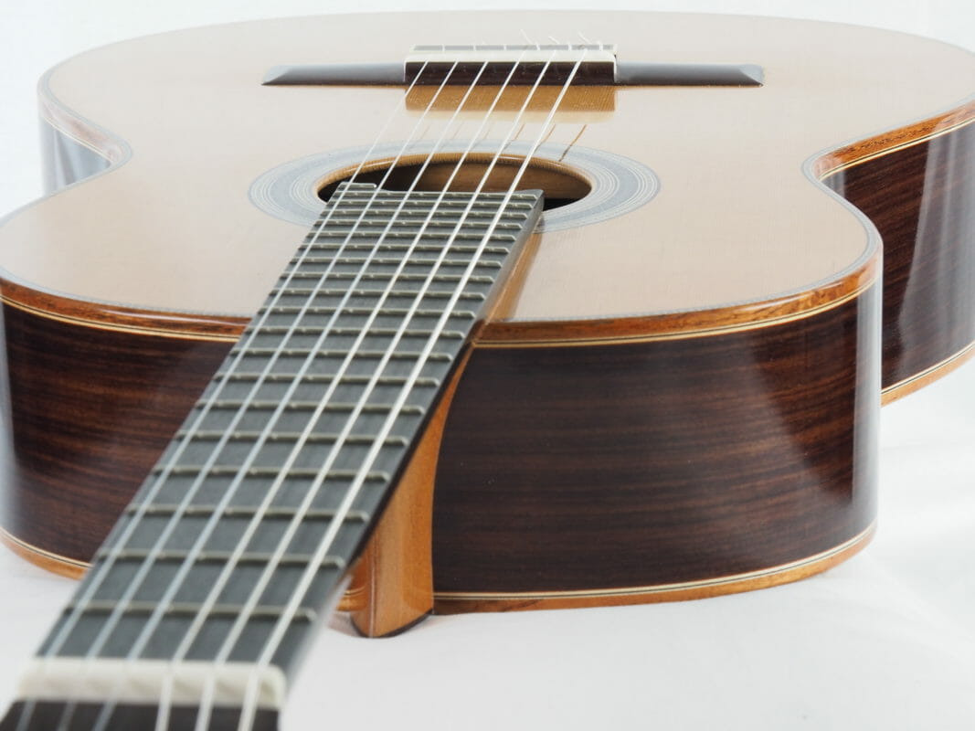 Young Seo Meistergitarre gitarrenbauer S Korea