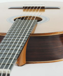 Young Seo Meistergitarre gitarrenbauer S Korea